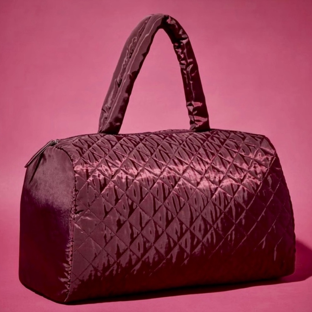 NWT DSW Camuto Puffy Weekender in Color Purple
